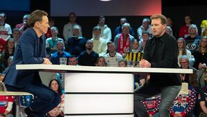 Jochen Breyer und Bundestrainer Julian Nagelsmann (r.) im "aktuellen sportstudio" im Dezember 2023.