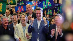 Hendrik Wüst (CDU, Mitte)