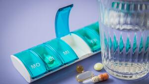 Wochendispenser mit Tabletten