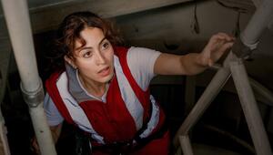 "Die Notärztin: Innere Angelegenheiten": Nina (Sabrina Amali) klettert auf einen Baukran zu ...