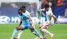 Aaron Wan-Bissaka und Declan Rice kämpfen um den Ball.