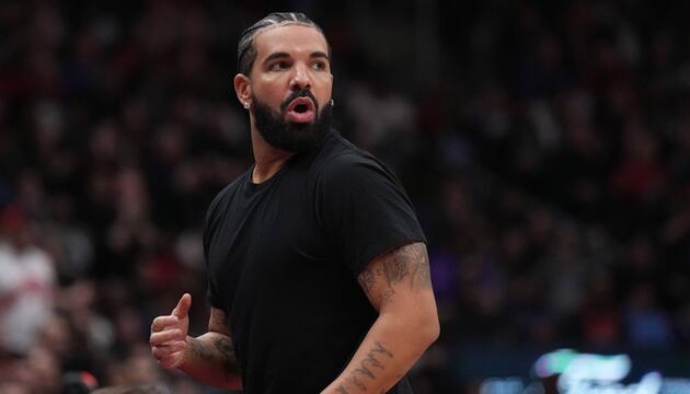 Rapper Drake macht häufig bei Sportwetten mit und verliert dabei seit Jahren immer wieder hohe ...
