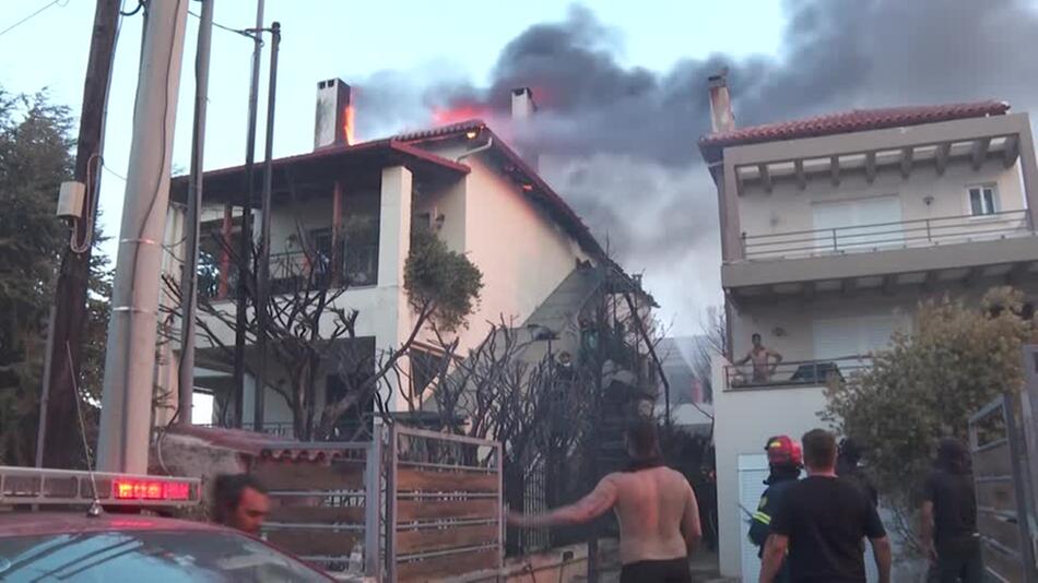 Heftige Brände in der Nähe von Athen