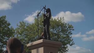 Motörhead-Ikone verewigt: Lemmy-Statue mit Asche in Heimatstadt enthüllt