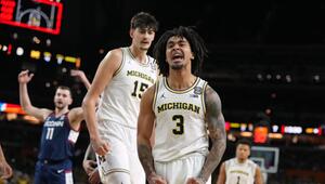 Michigan Wolverines - UConn Huskies