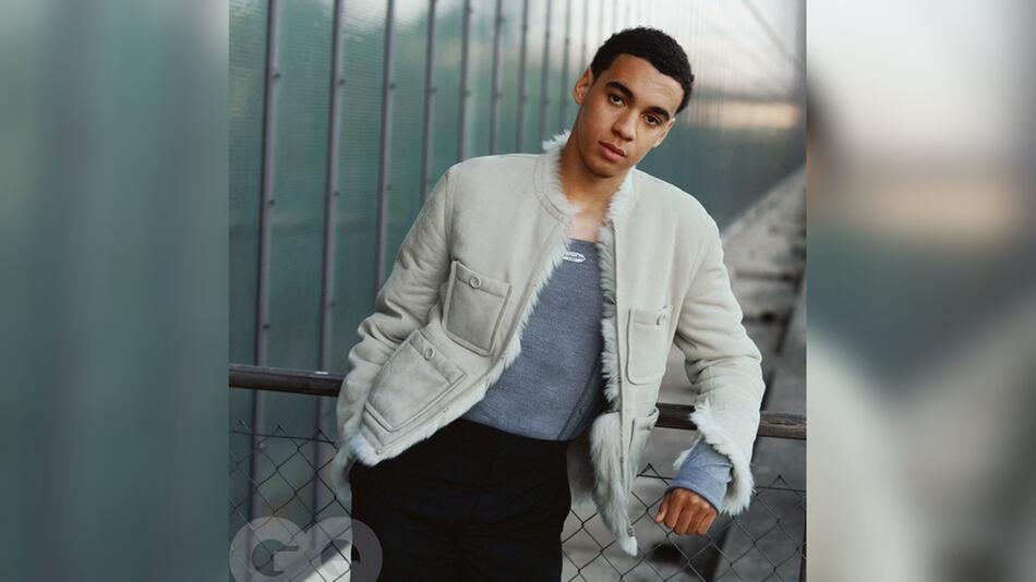 Für die neue Ausgabe von "GQ Germany" zeigt sich Fussballstar Jamal Musiala von einer anderen Seite.