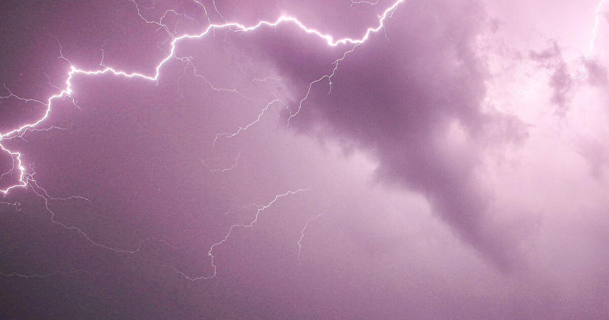 Lightning strike on Rhodes kills German tourist, flight to Heraklion diverted to Athens