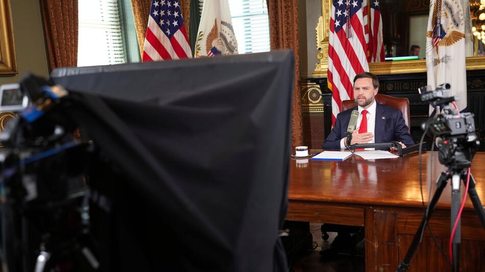 Vance moderiert "Charlie Kirk Show"