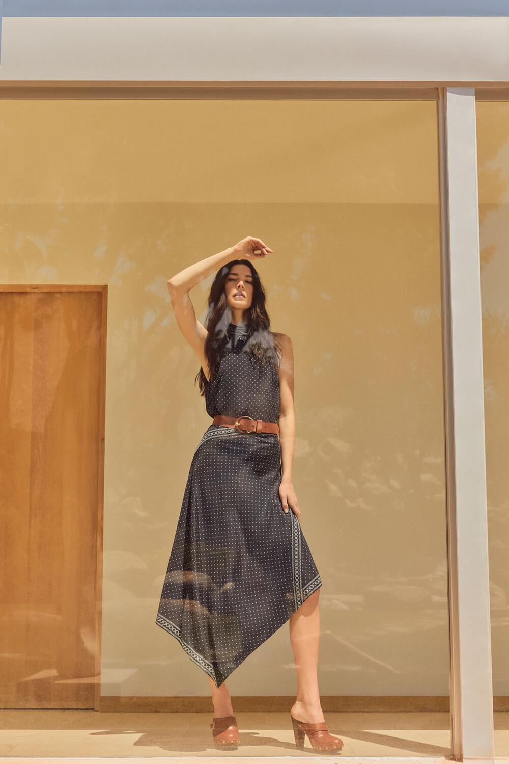 Outfit mit Polka Dots von Veronica Beard