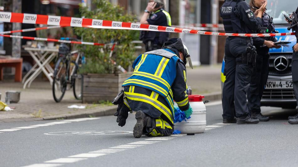 Mehrere Personen in Bochumer Café verletzt