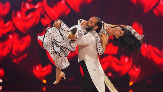 Esther Schweins, Massimo Sinató