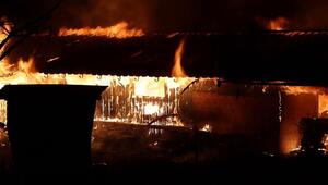 Unterfranken: Halle brennt lichterloh - 120 Kräfte im Einsatz