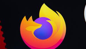 Das Firefox-Logo auf einem Laptop
