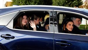 König Felipe und Königin Letizia kamen mit ihren Kindern Leonor und Sofía.