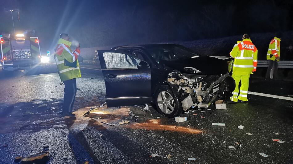 Strassenglätte in der Oberpfalz: Neun Unfälle mit 20 Autos auf A6