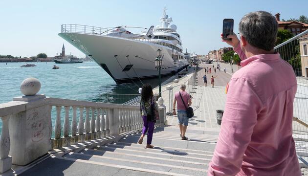 Protest gegen die Jacht des US-Botschafters in Italien