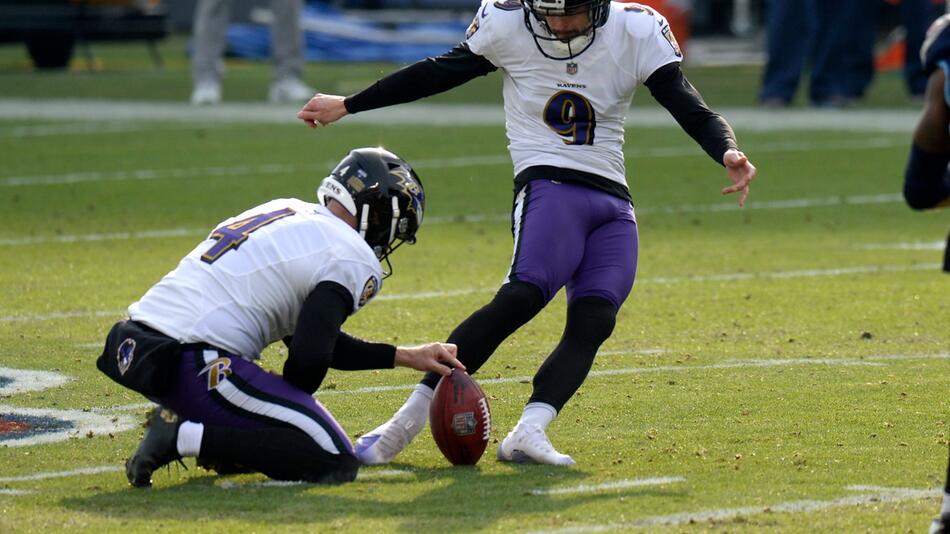 Justin Tucker (r)