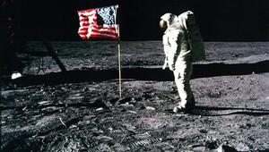 Reise zum Mond - Milliardenkosten, Müll und Männer beim Golfen