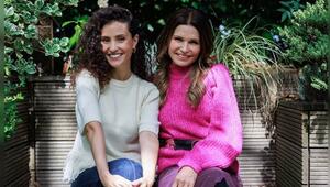 Nadine Menz (li.) und Tabea Heynig am "Unter uns"-Set.