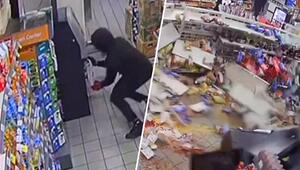 Mit SUV durch die Wand: Diebe reissen Geldautomaten aus Tankstelle