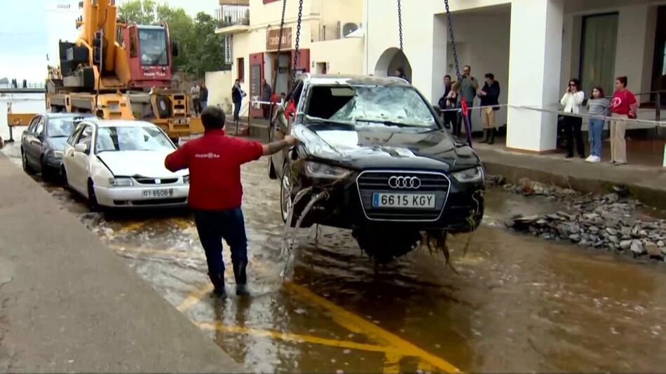 Jahrhundertflut in Spanien: Mehr als 70 Vermisste - Neue Unwetter