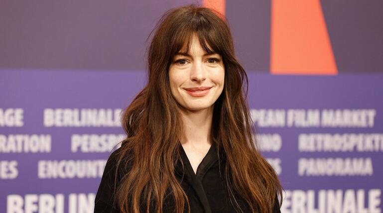 Meist mit dieser Haarlänge unterwegs: Anne Hathaway.