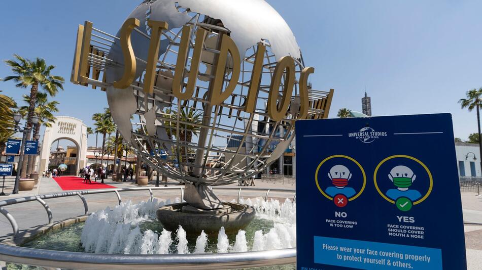 Unfall mit Strassenbahn in Universal Studios in Hollywood