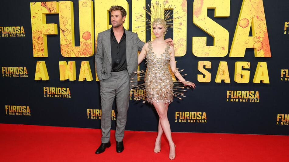Anya Taylor-Joy an der Seite ihres Co-Stars Chris Hemsworth bei der "Furiosa: A Mad Max Saga" ...