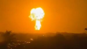 Massive Explosion: Schlammvulkan stösst Feuerball aus