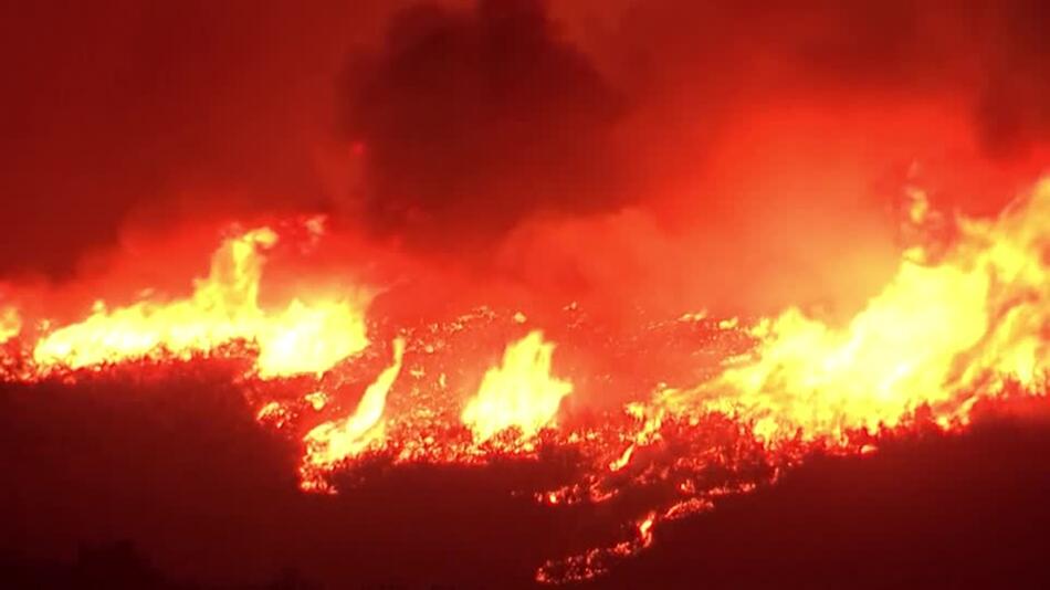 Neuer Waldbrand nördlich von L.A.