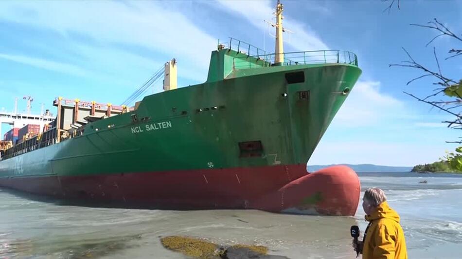 Frachter im Vorgarten - Schiff ist wieder flott