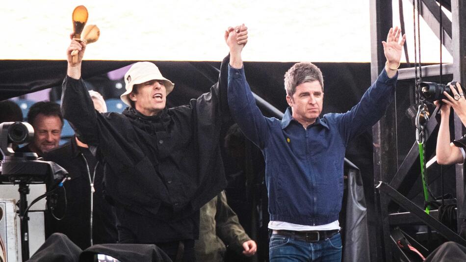 Liam und Noel Gallagher stehen nach 16 Jahren wieder als Oasis auf der Bühne.