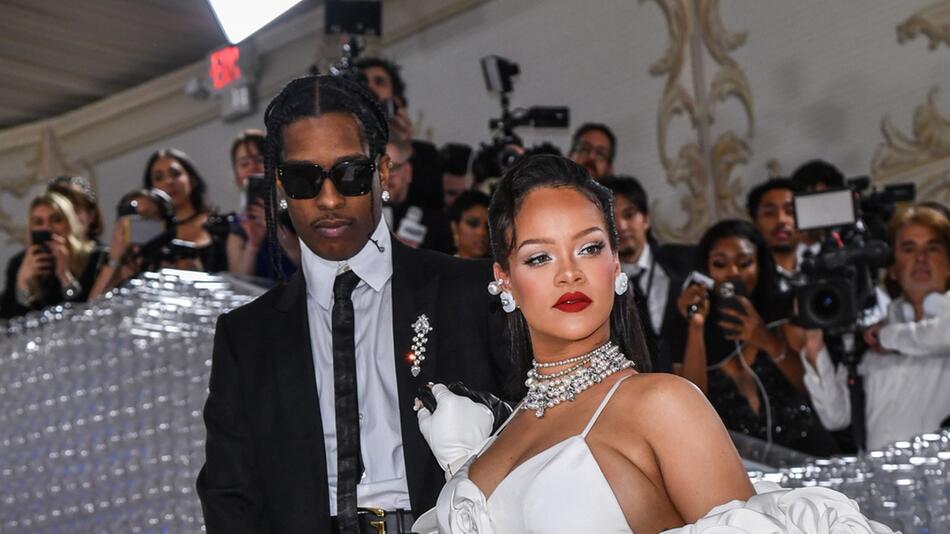 Rihanna steht A$AP Rocky in seinem Prozess zur Seite.