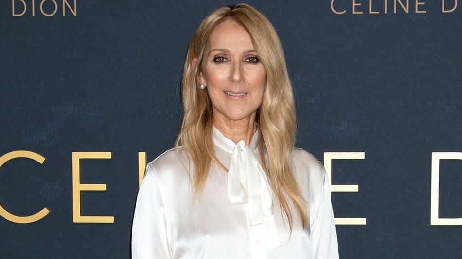 Céline Dion zeigt sich voller Energie und Lebensfreude auf dem Green.