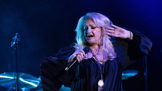 Bonnie Tyler wird 75 - Sorge um die Queen der Rockballaden