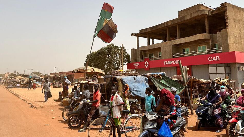 Strassenszene in Burkina Faso