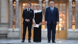 Emmanuel und Brigitte Macron empfingen Donald Trump vor dem Schloss.