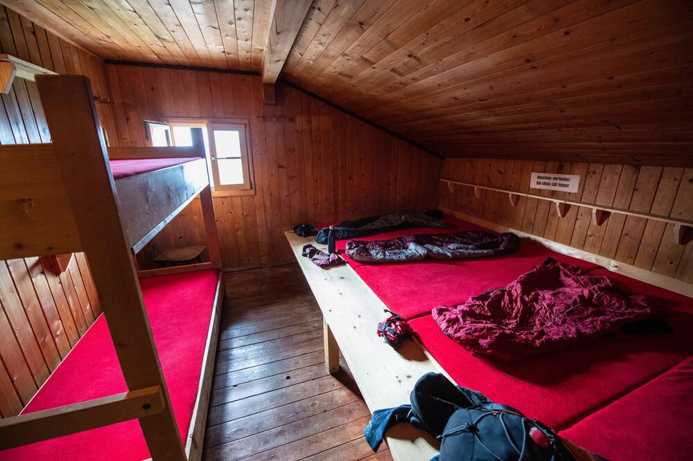 Bettenlager der Mittenwalder Hütte des DAV