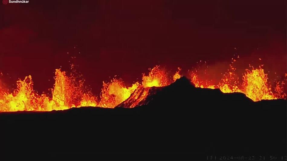 Krater-Reihe auf Island bricht erneut aus