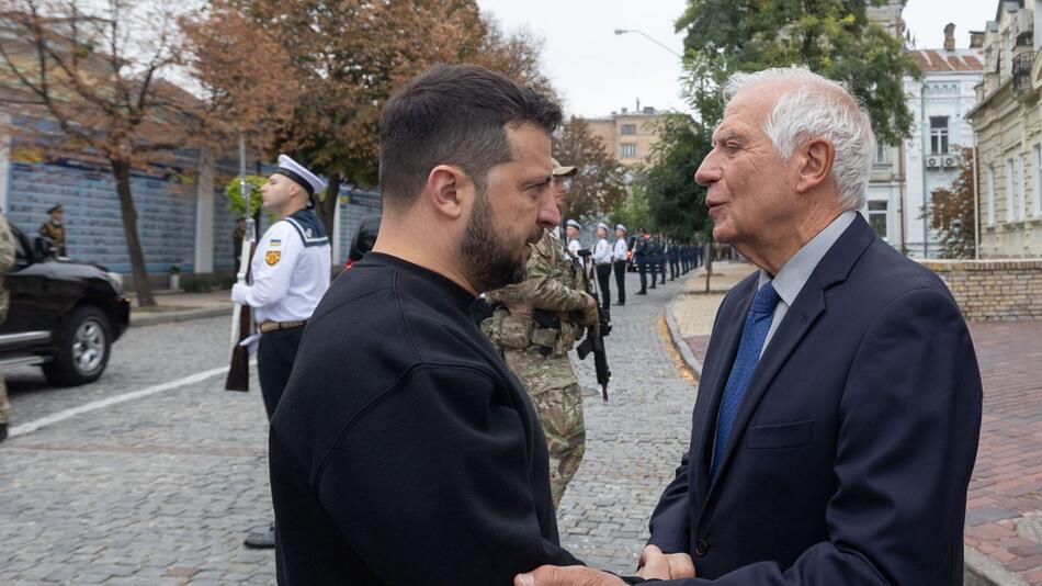 Ukraine-Krieg - EU-Aussenbeauftragter Borrell in Kiew