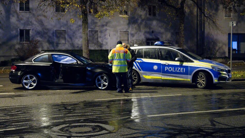 Zwei Jugendliche von Auto angefahren