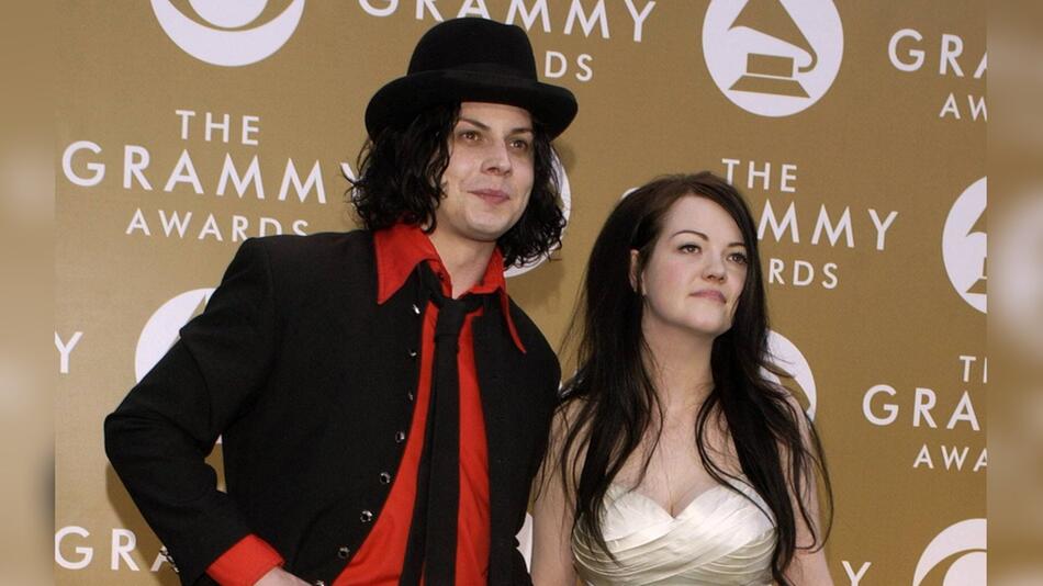 Jack White und Meg White im Jahr 2006 gemeinsam bei den Grammy Awards als White Stripes - die ...