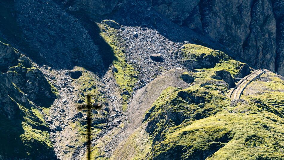 Felssturz nahe Staudamm Grand Dixence im Schweizer Wallis
