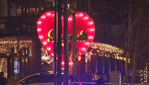 Täter mit Iran-Flagge schiesst um sich: Zwei Tote vor Bar in Austin