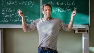 Hendrik Duryn ist wieder "Der Lehrer".