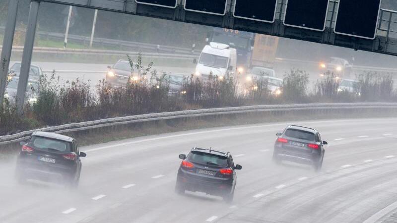 Autobahn bei Regen