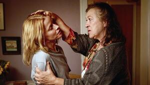 "Elodie": Was ist passiert, als Elodie (Karoline Schuch, l.) als Baby bei Frau Wontroba (Eva ...