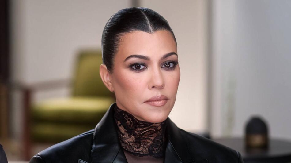 Kourtney Kardashian sieht sich wegen einer Bootsfahrt mit Kritik konfrontiert.