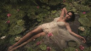 Die Moderatorin und Schauspielerin Padma Lakshmi im neuen Pirelli-Kalender.