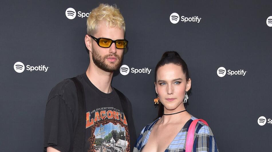 Sofi Tukker, bestehend aus Tucker Halpern und Sophie Hawley-Weld werden im Juli nicht in Europa ...